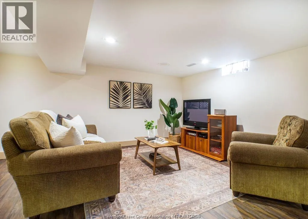 128 Pheasant Run DRIVE