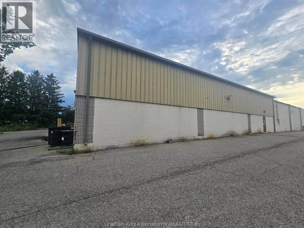 585 RIVERVIEW DRIVE