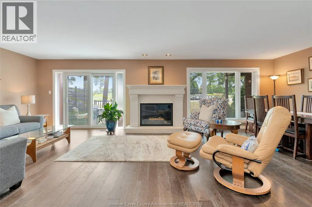 65 FAIRWAY CRESCENT
