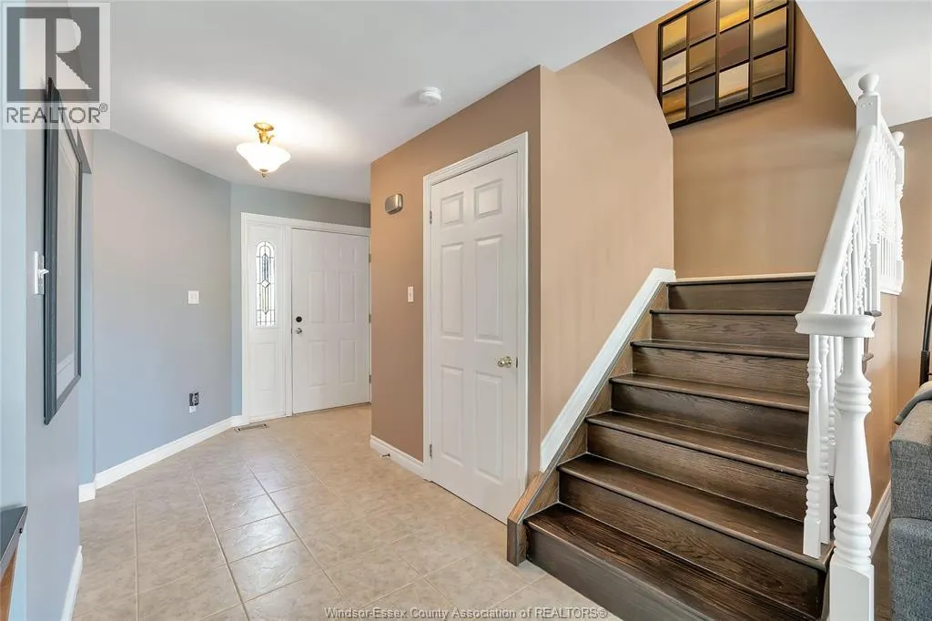 65 FAIRWAY CRESCENT