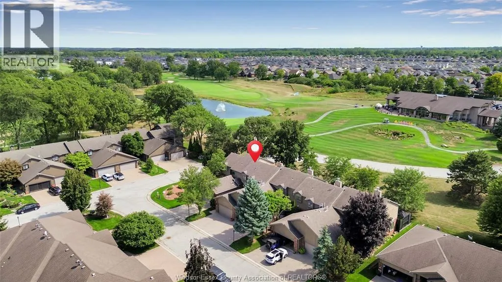 65 FAIRWAY CRESCENT