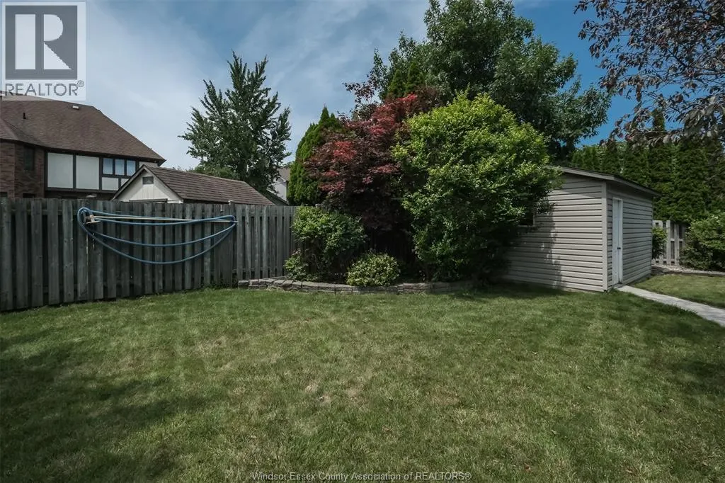 1747 CHORNOBY CRESCENT