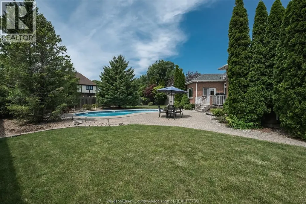 1747 CHORNOBY CRESCENT