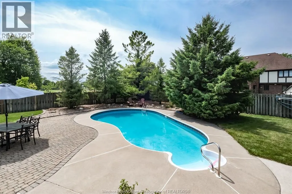 1747 CHORNOBY CRESCENT