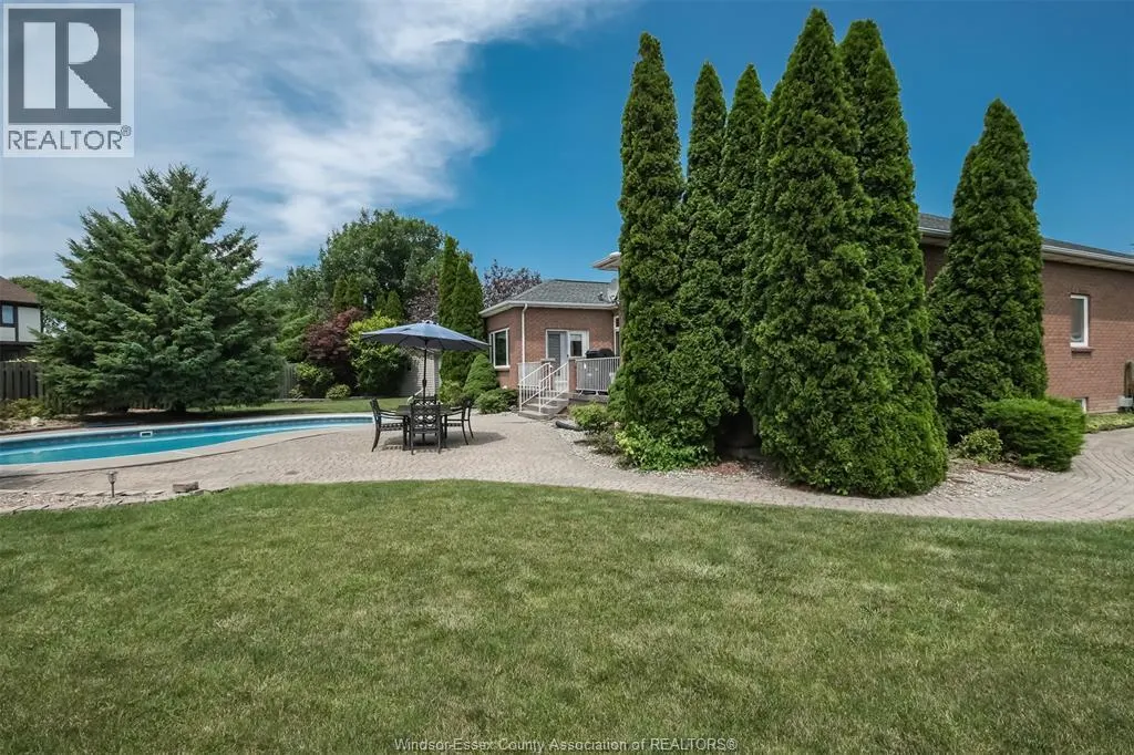 1747 CHORNOBY CRESCENT