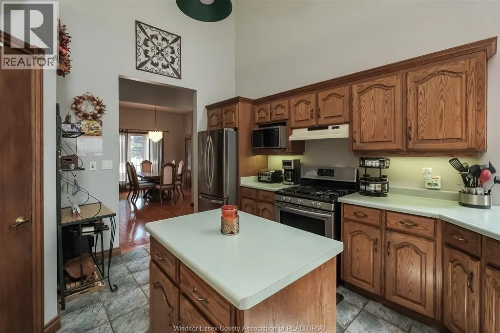 1747 CHORNOBY CRESCENT