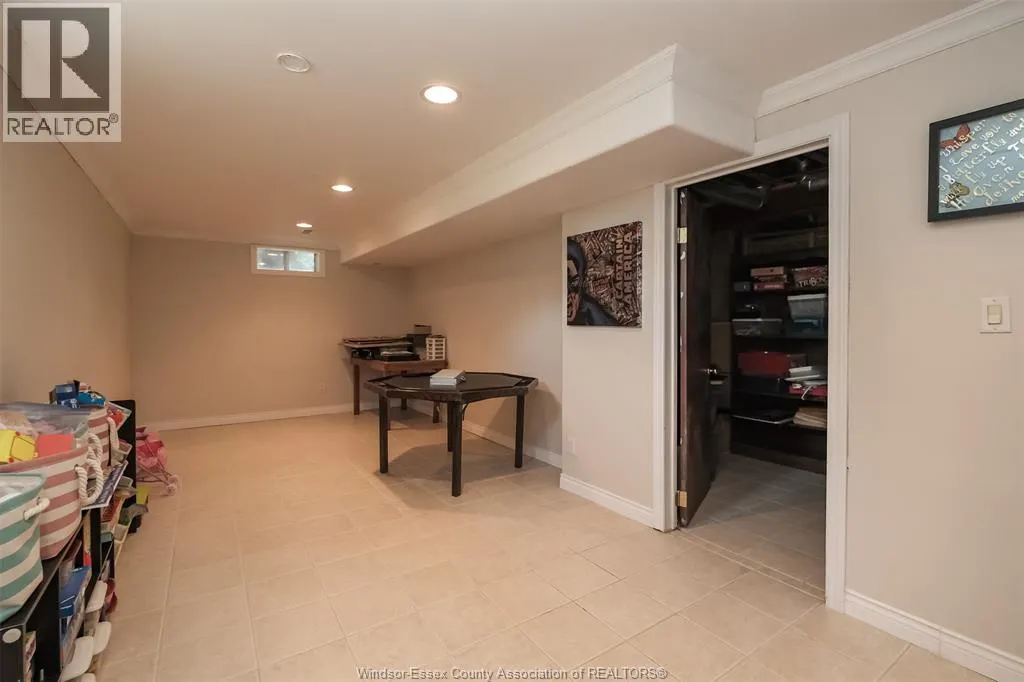 1747 CHORNOBY CRESCENT