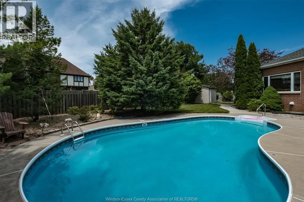 1747 CHORNOBY CRESCENT