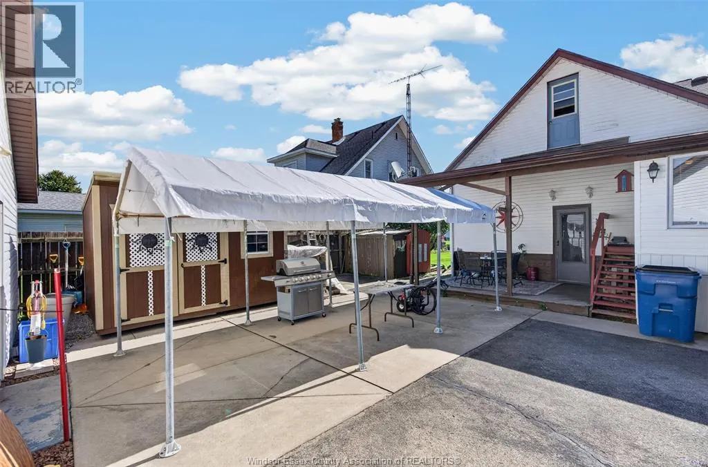 319-323 WALLACE STREET