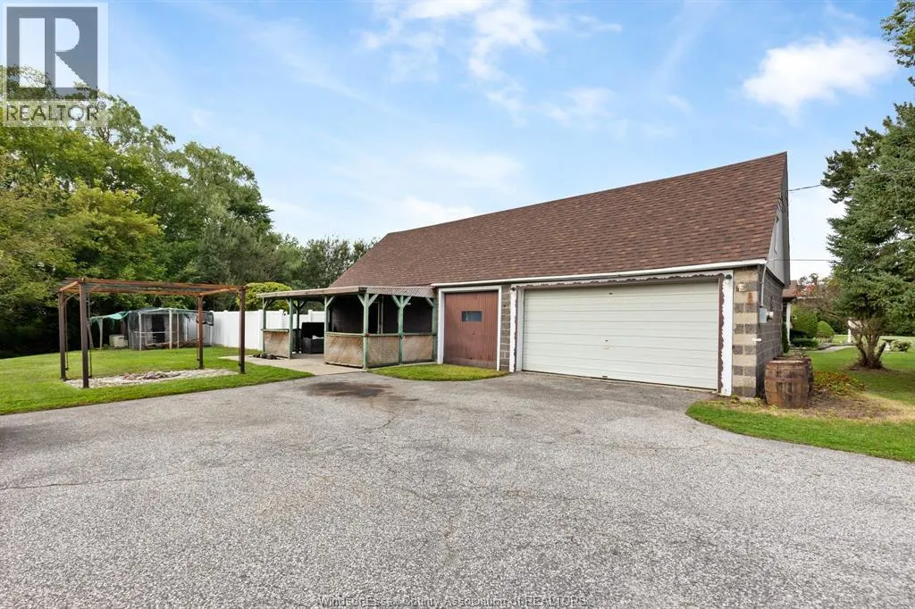 2585 Bouffard ROAD