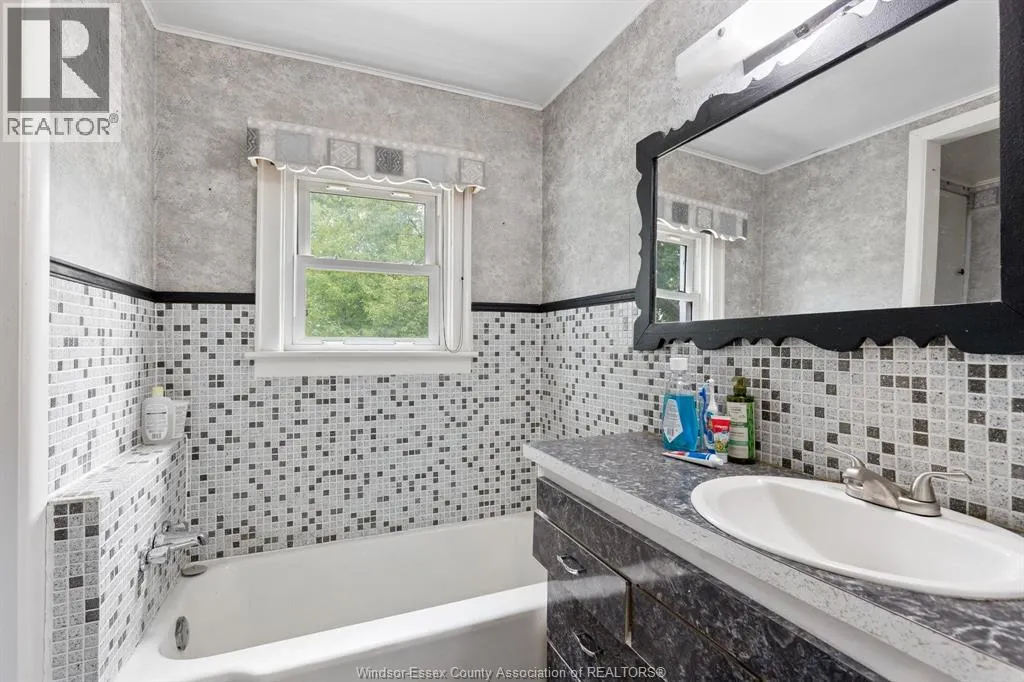 2585 Bouffard ROAD