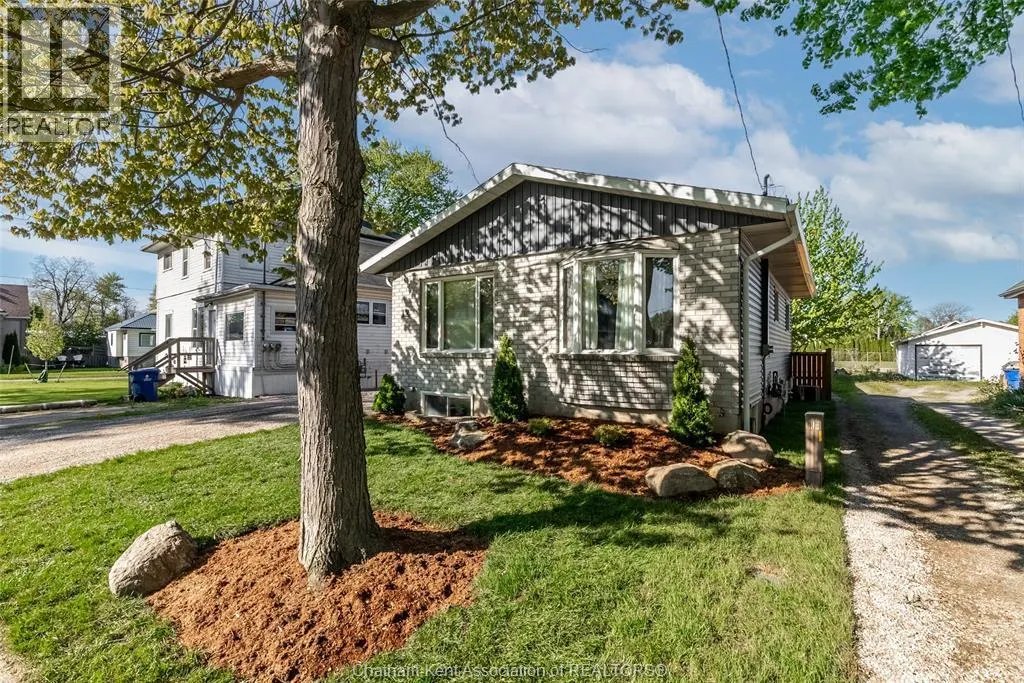 12 LANSDOWNE AVENUE