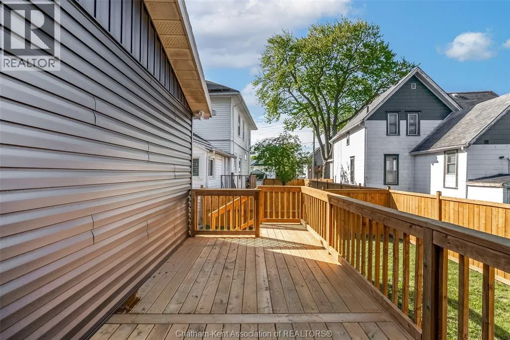 12 LANSDOWNE AVENUE