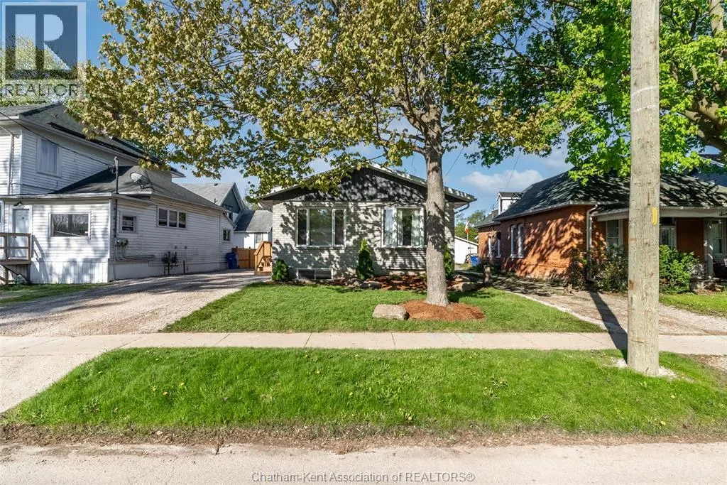 12 LANSDOWNE AVENUE