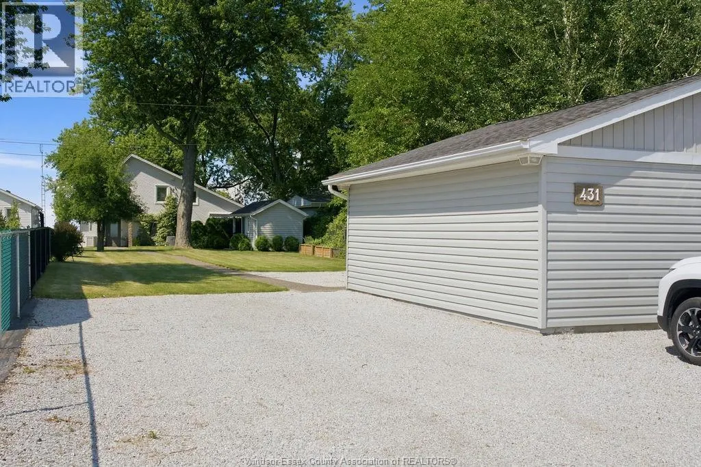 431 CHARRON BEACH