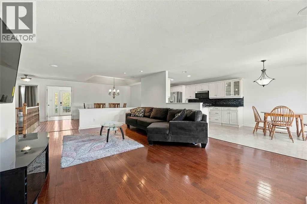 612 GRAYCLIFF DRIVE