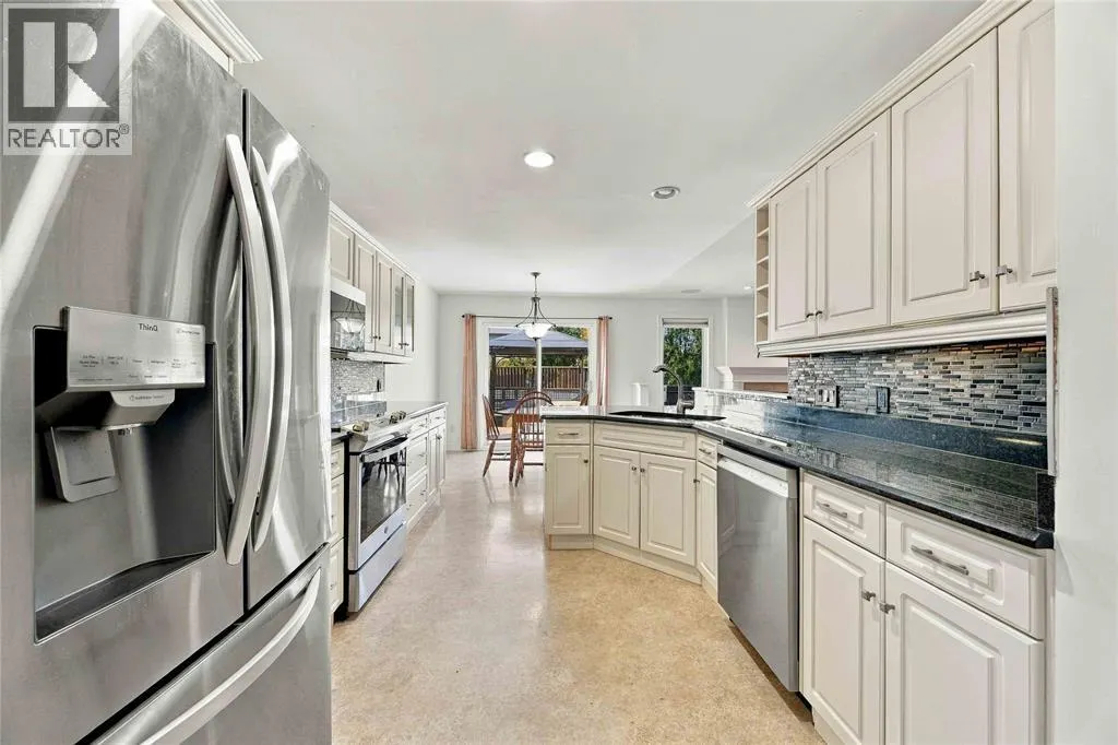 612 GRAYCLIFF DRIVE