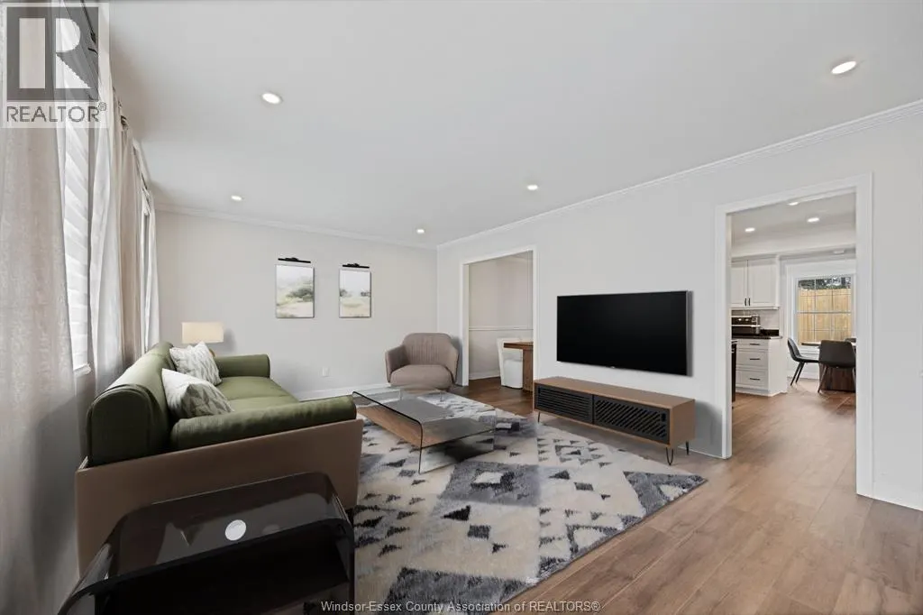 945 LAURIER