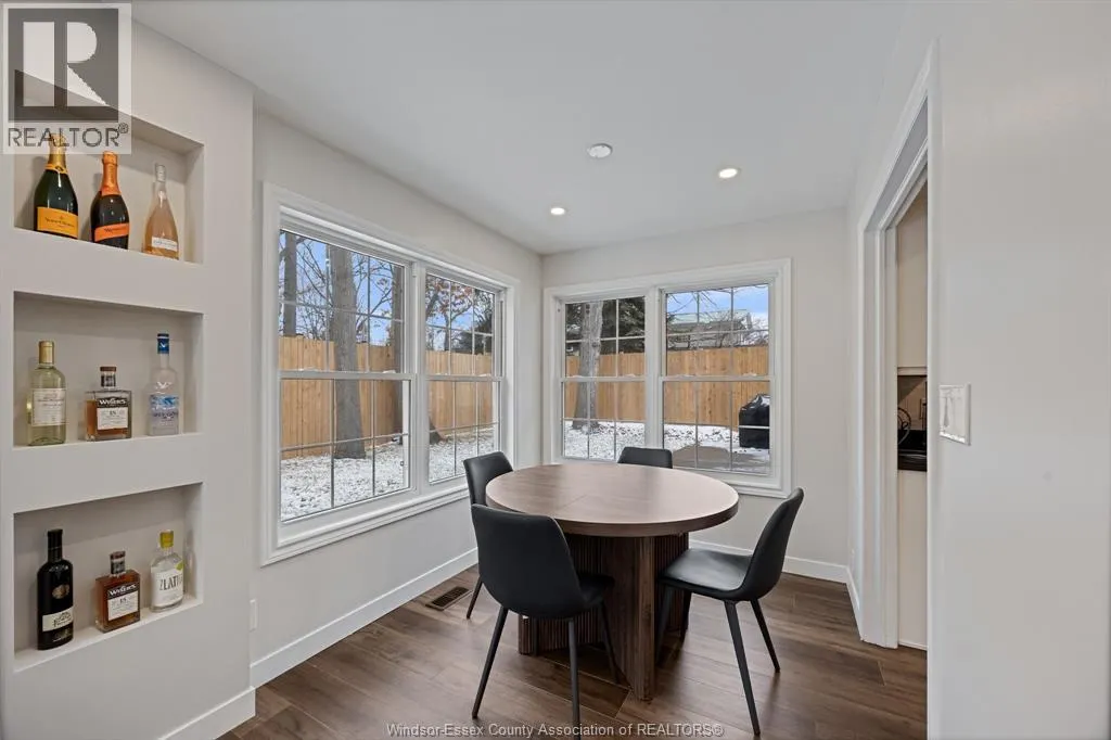 945 LAURIER