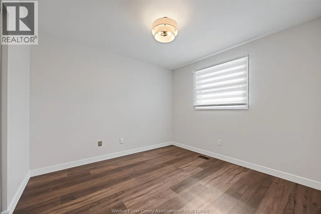 945 LAURIER