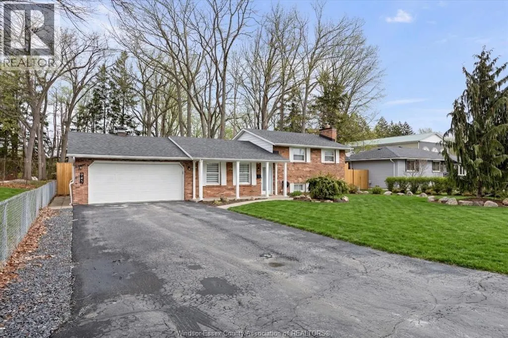 945 LAURIER