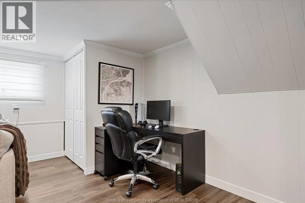 945 LAURIER