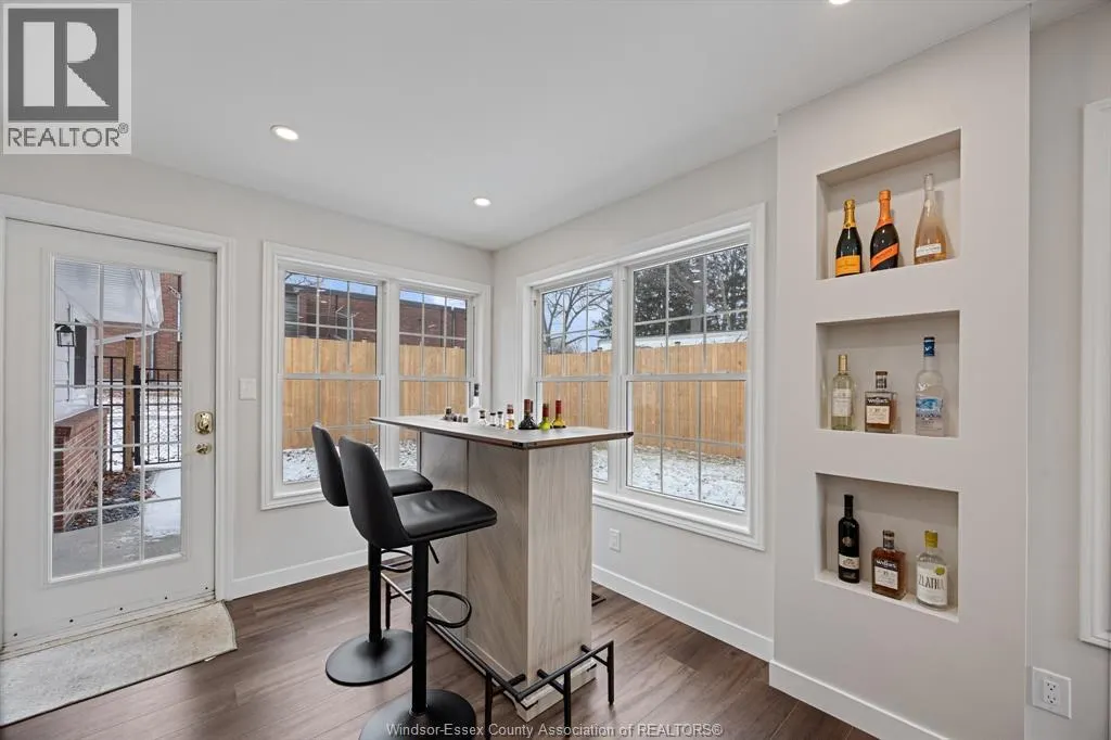 945 LAURIER