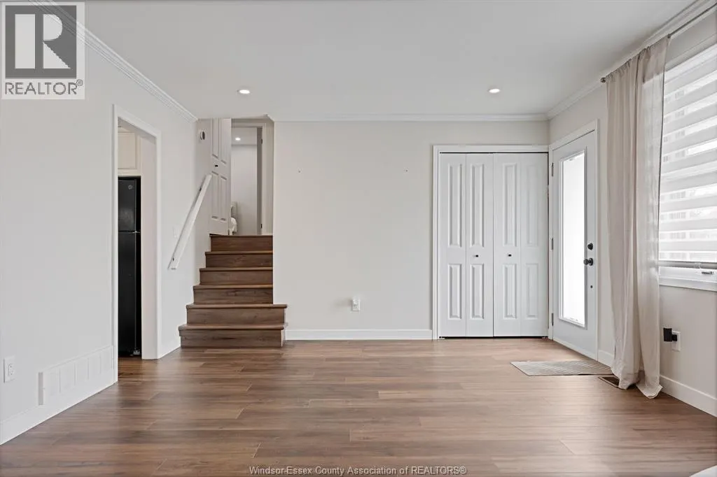 945 LAURIER