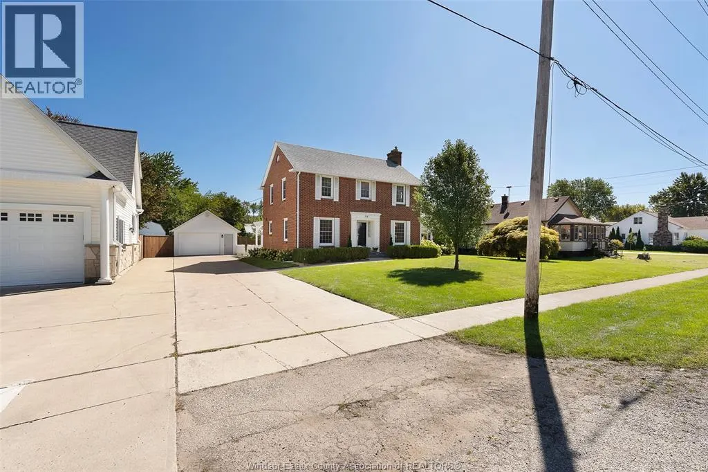 114 WALNUT STREET North