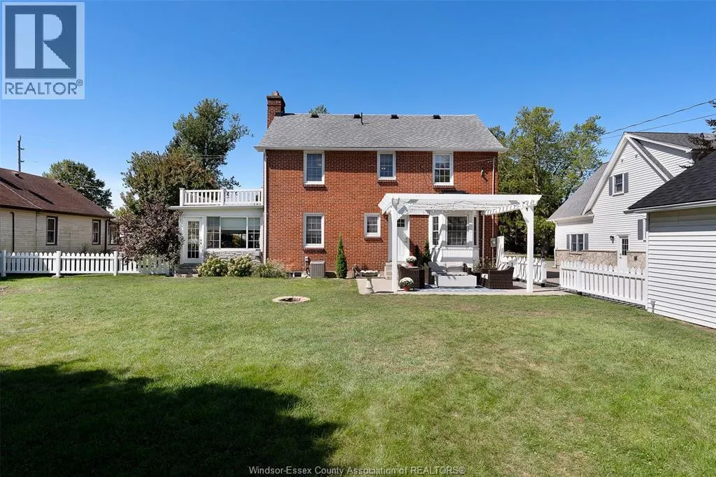 114 WALNUT STREET North