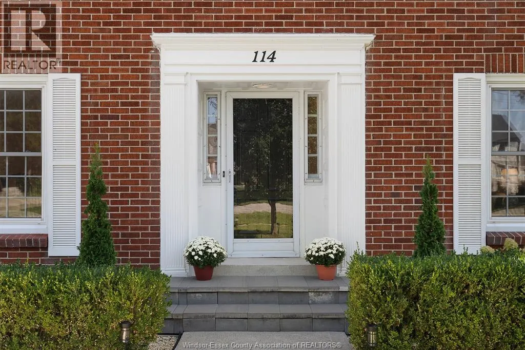 114 WALNUT STREET North