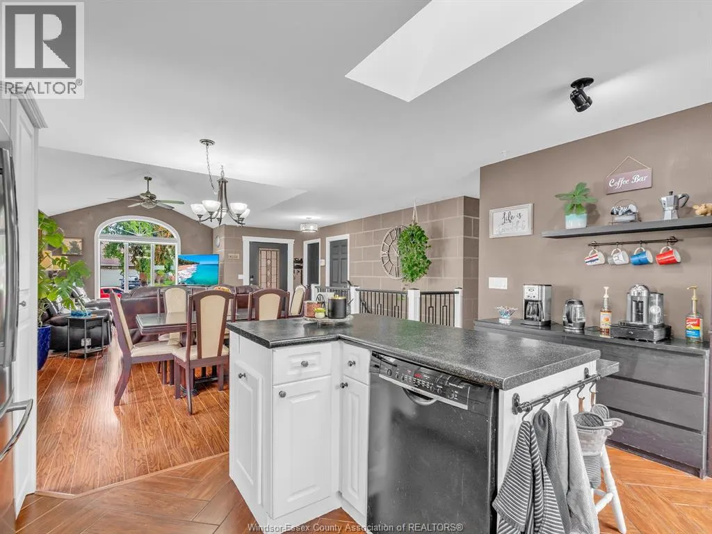 2575 WILDBERRY