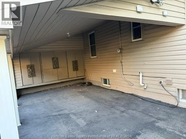2115 TODD LANE