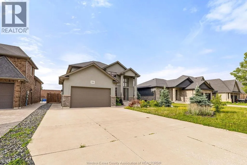 969 WESTWOOD DRIVE
