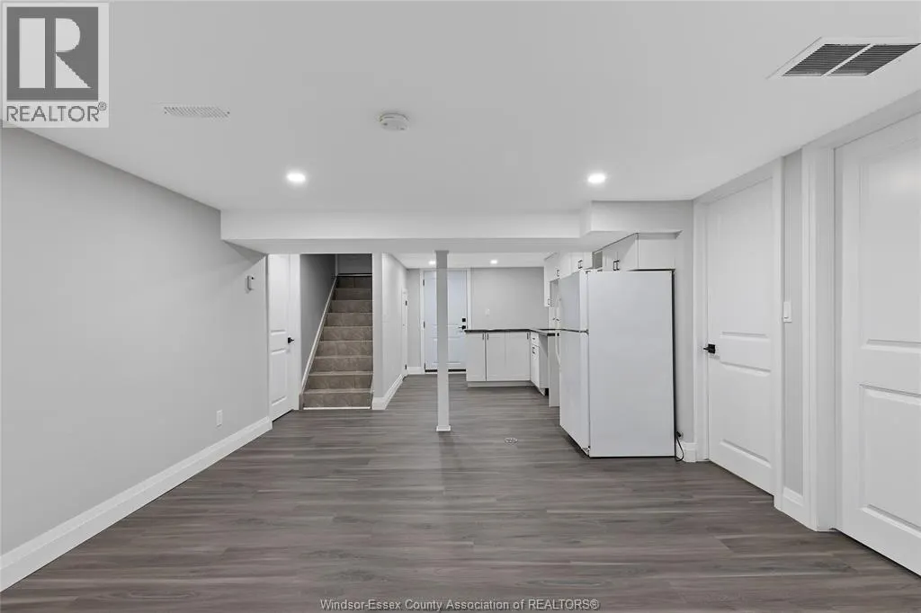 35 VICTORIA STREET South Unit# LOWER