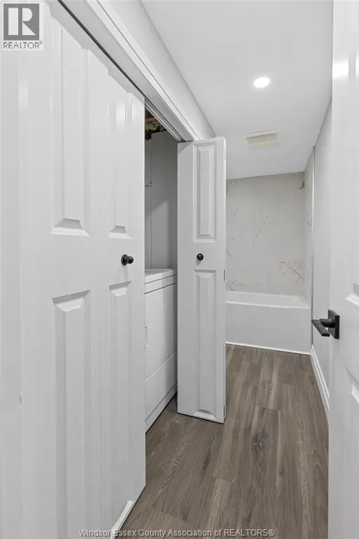 35 VICTORIA STREET South Unit# LOWER