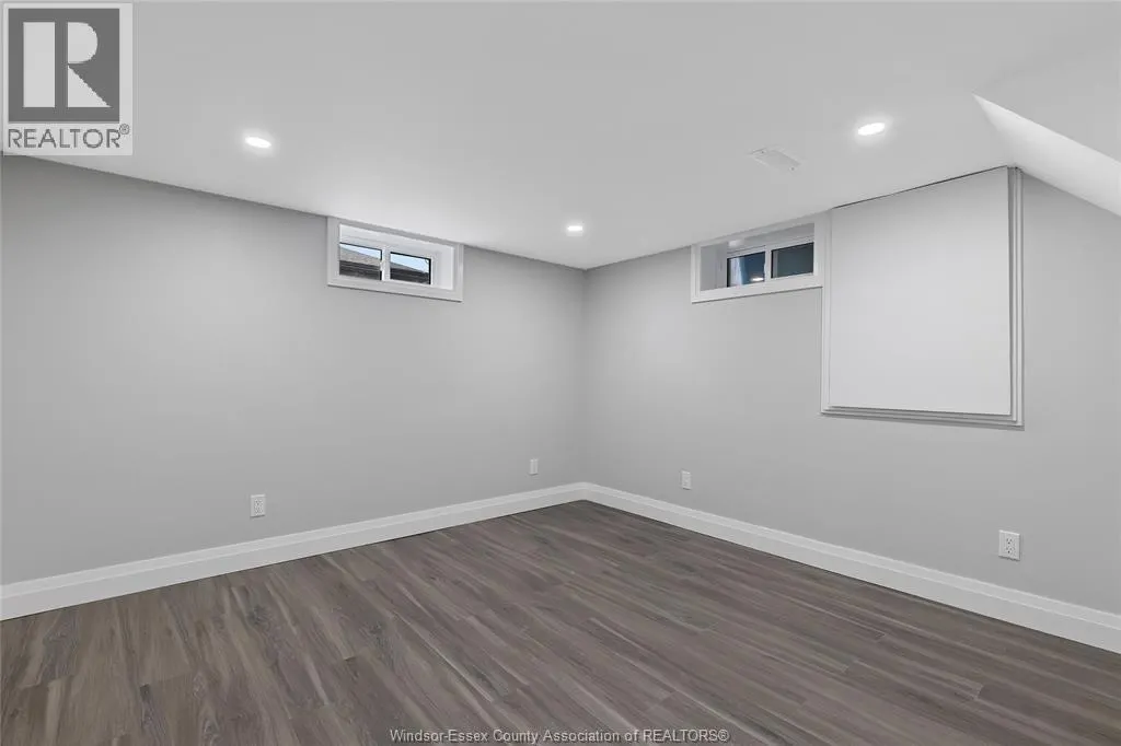 35 VICTORIA STREET South Unit# LOWER