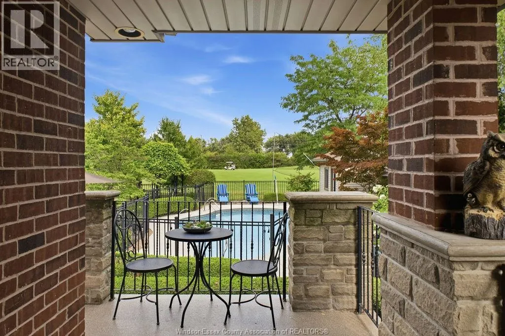 205 CLUBVIEW DRIVE