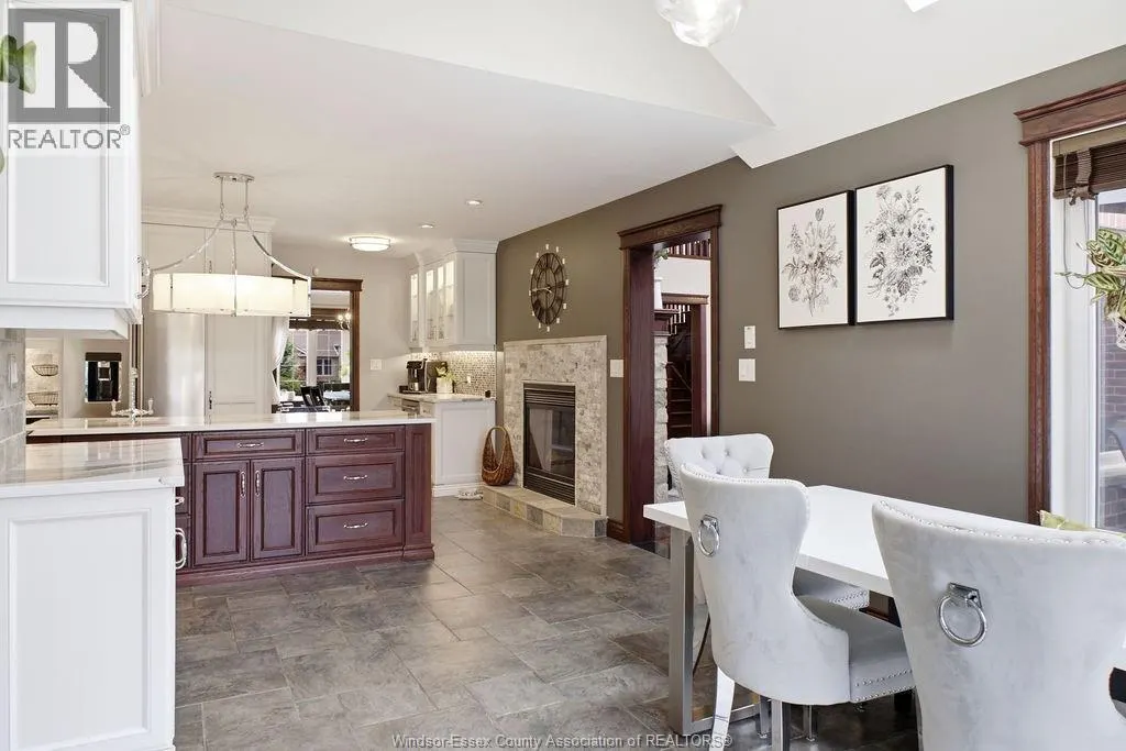 205 CLUBVIEW DRIVE