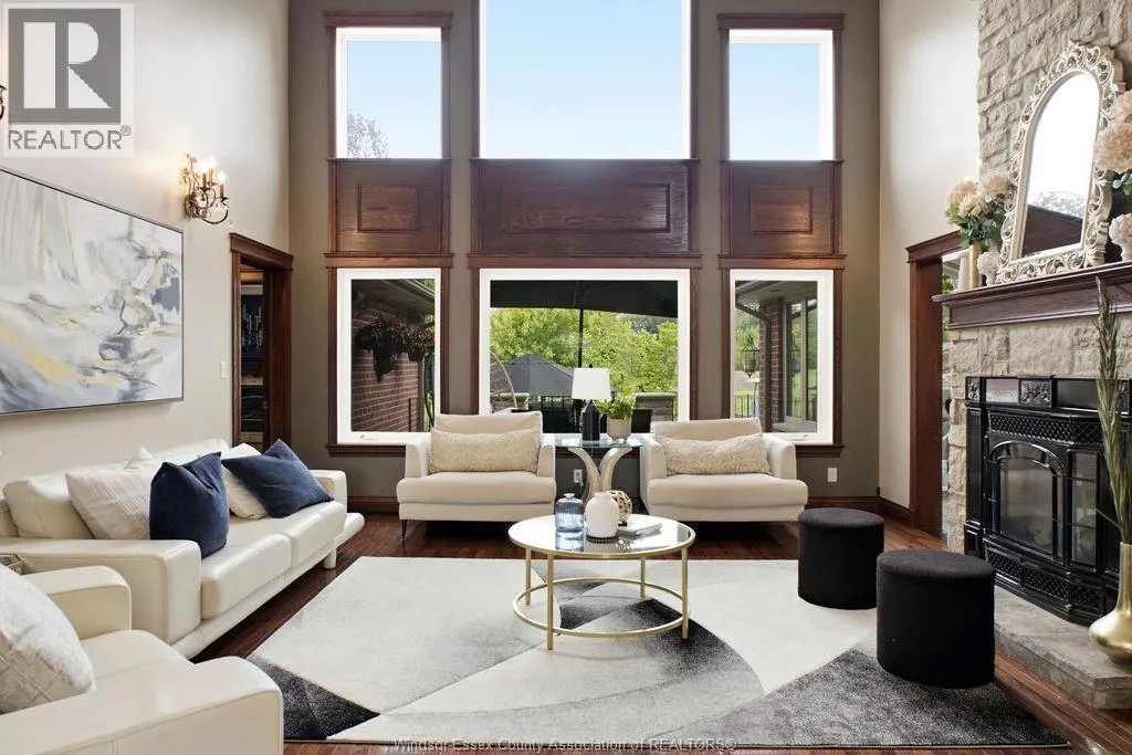 205 CLUBVIEW DRIVE