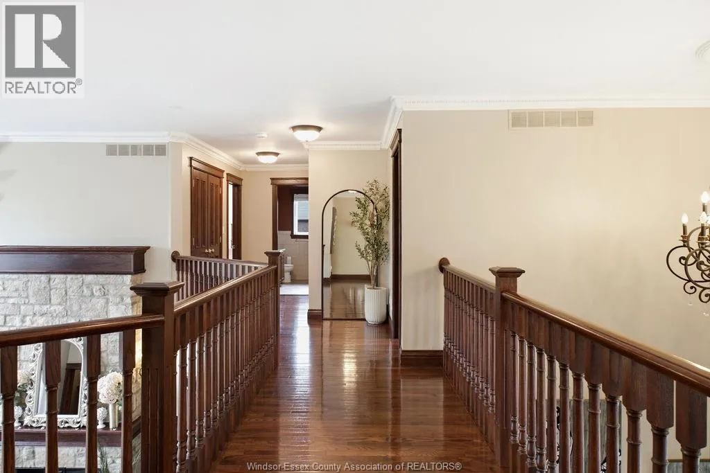 205 CLUBVIEW DRIVE