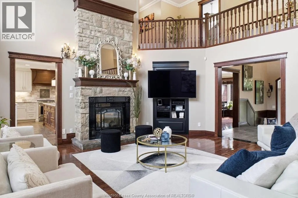 205 CLUBVIEW DRIVE