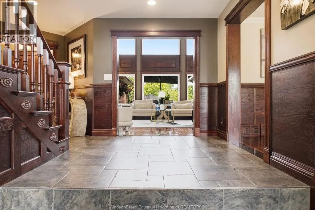 205 CLUBVIEW DRIVE