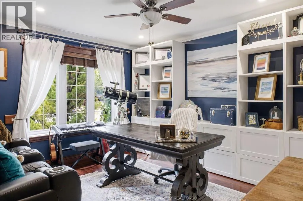 205 CLUBVIEW DRIVE