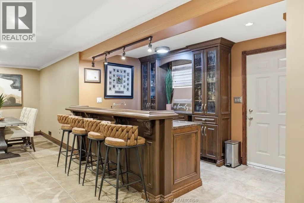 205 CLUBVIEW DRIVE