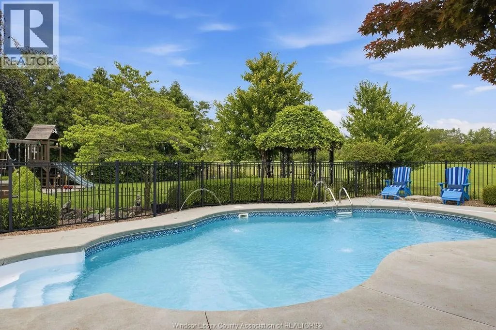 205 CLUBVIEW DRIVE
