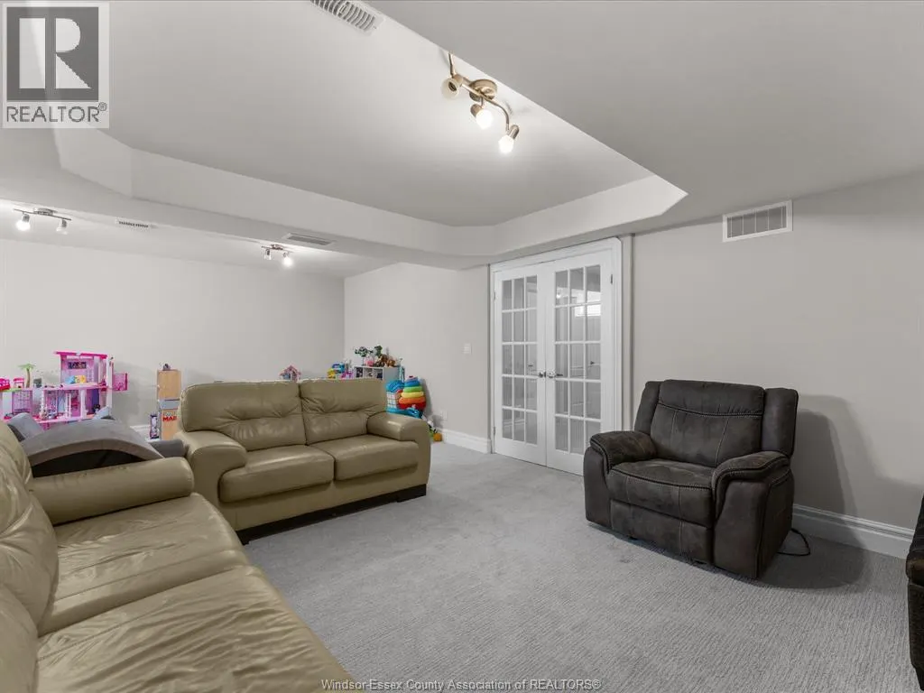 139 Woodycrest AVENUE