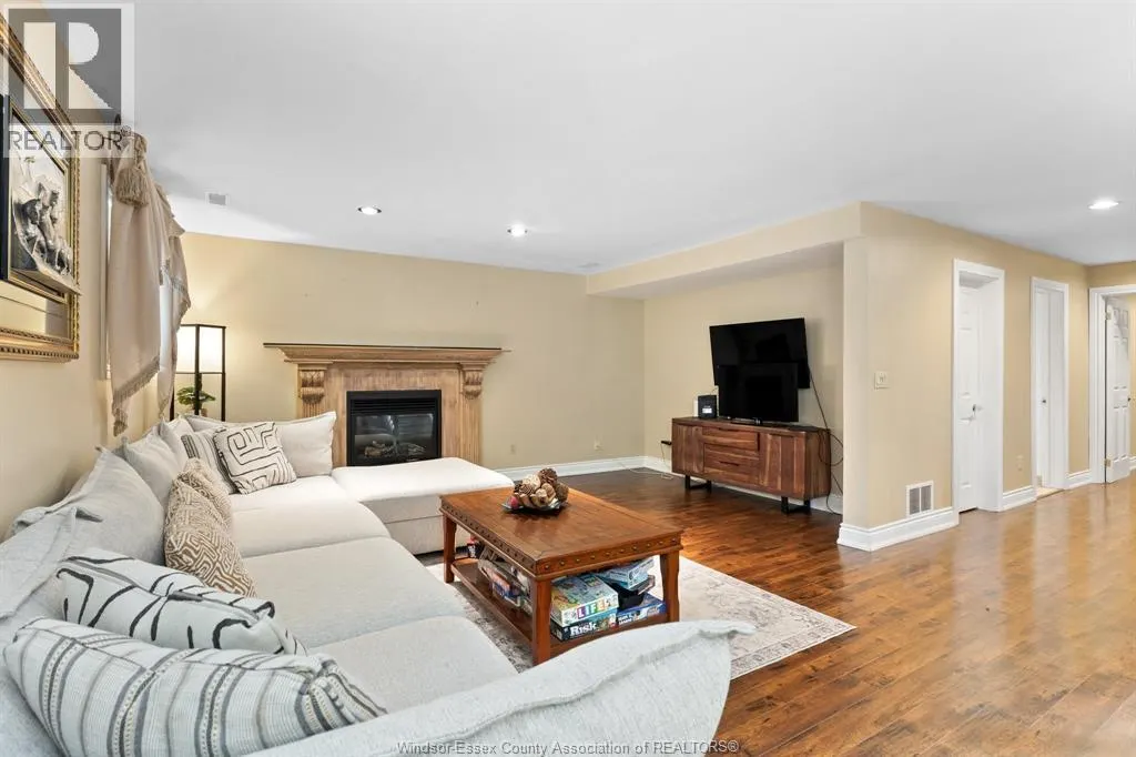 2085 EDGEMORE