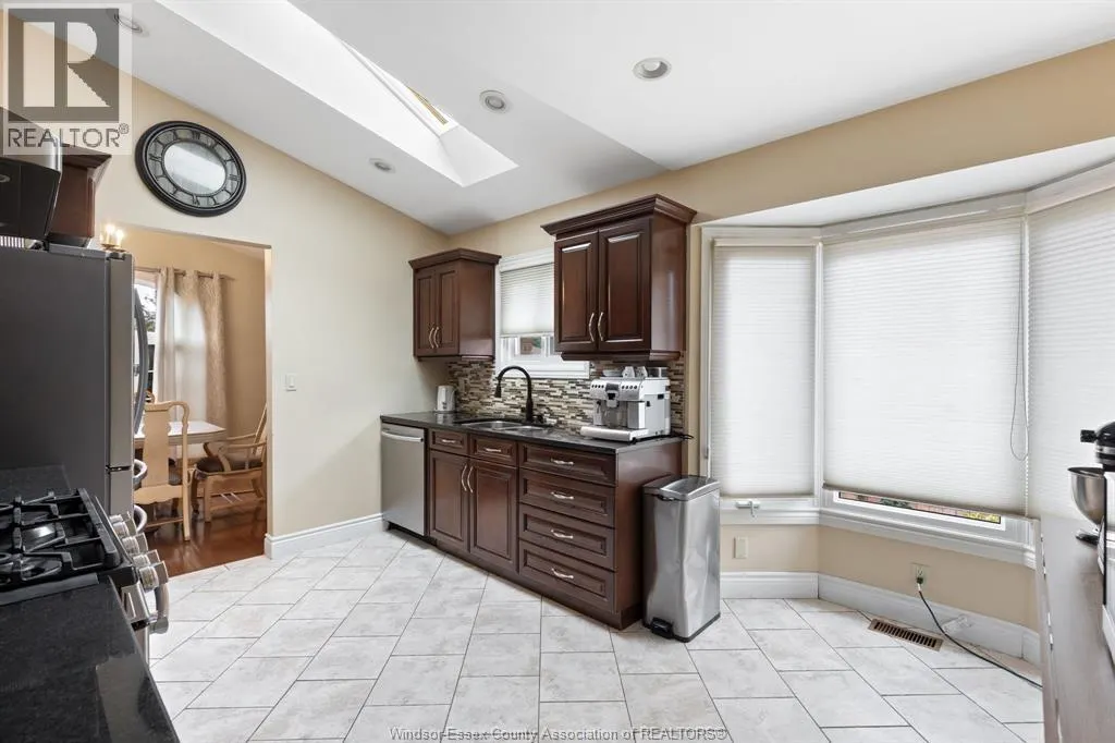 2085 EDGEMORE
