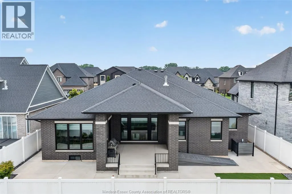 212 RAFIH CRESCENT
